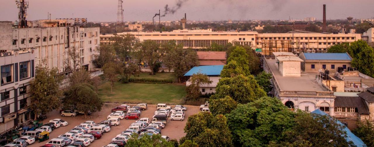 Hotel Shertown Ahmedabad Buitenkant foto